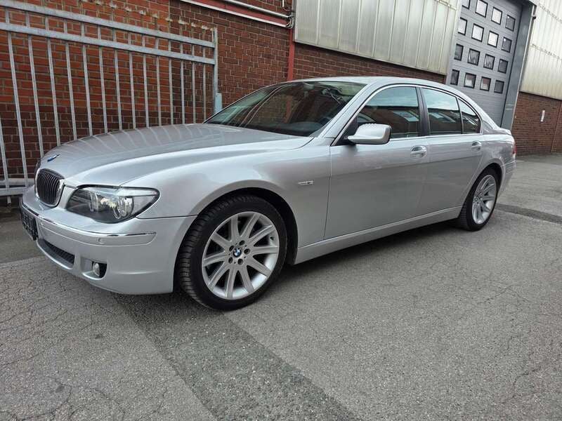 Titansilber metallic Gebraucht 2005 BMW 740 Limousine | 6.500 € (Superpreis) - Bild 1/4