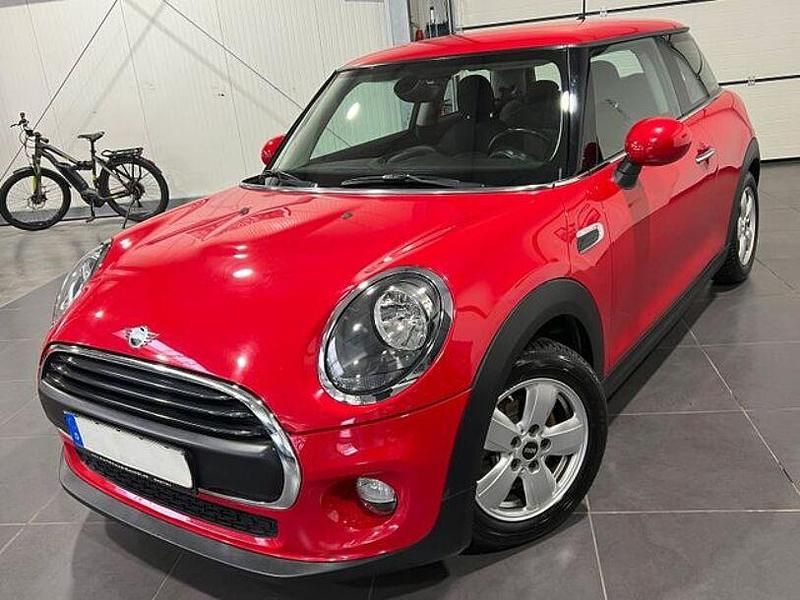 Usata Mini ONE 102 CV (75 kW) 2019 Rosso Utilitaria