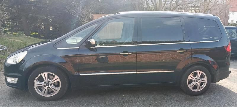 Gebraucht Ford Galaxy 140 PS (102 kW) 2014 Schwarz Van / Kleinbus