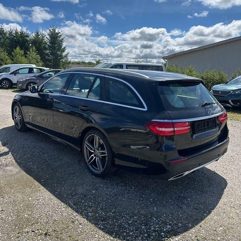 Gebraucht Mercedes E400 AMG line 333 PS (244 kW) 2017 Schwarz Limousine