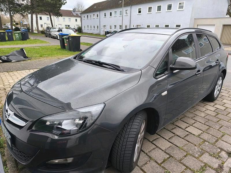 Gebraucht Opel Astra 136 PS (100 kW) 2014 Grau Kombi