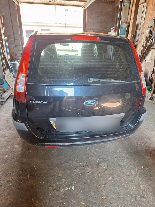 Schwarz Gebraucht 2007 Ford Fusion Ambiente Limousine | 1.250 € (Guter Preis) - Bild 1/4