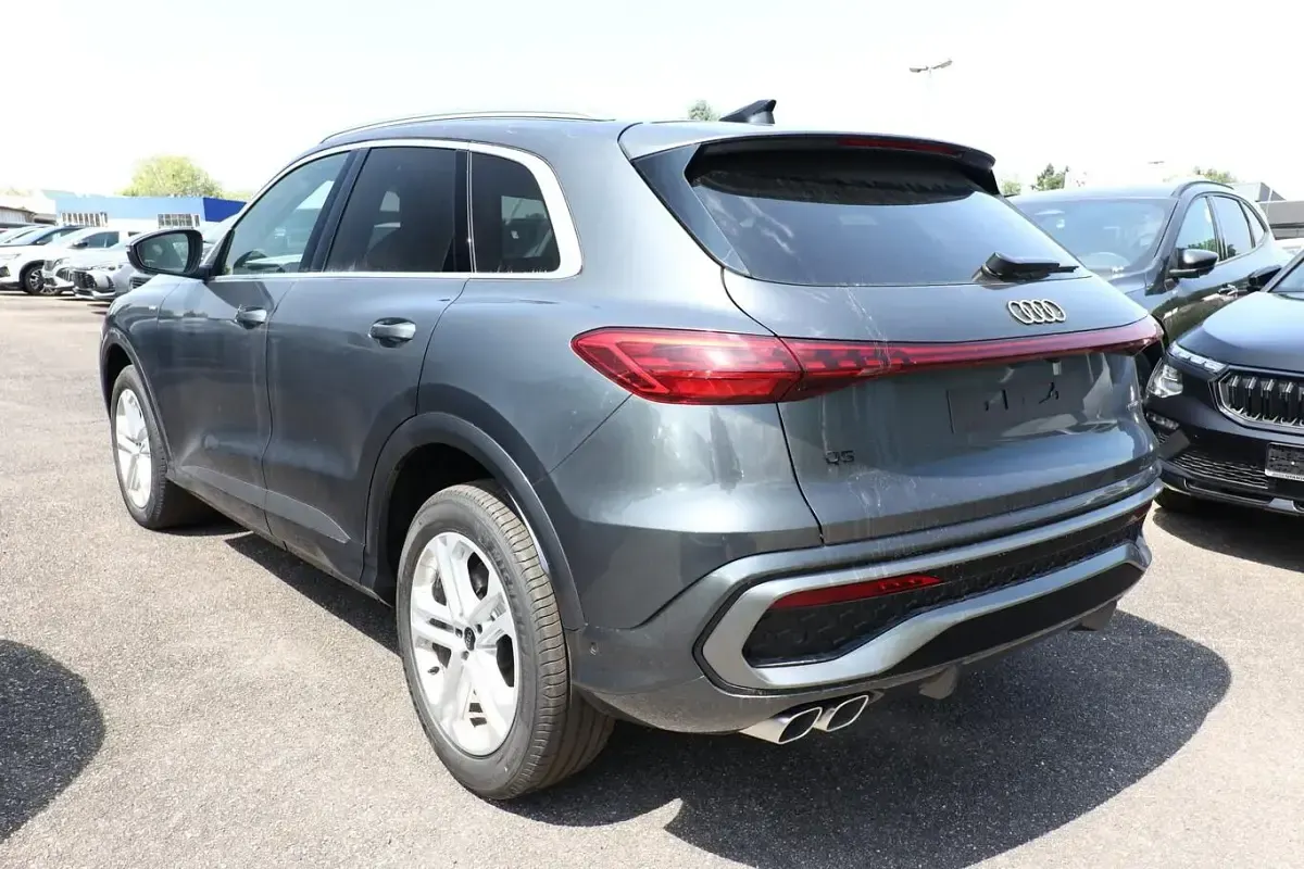 Neu Audi Q5 S-Line 204 PS (150 kW) 2025 Daytonagrau perleffekt SUV
