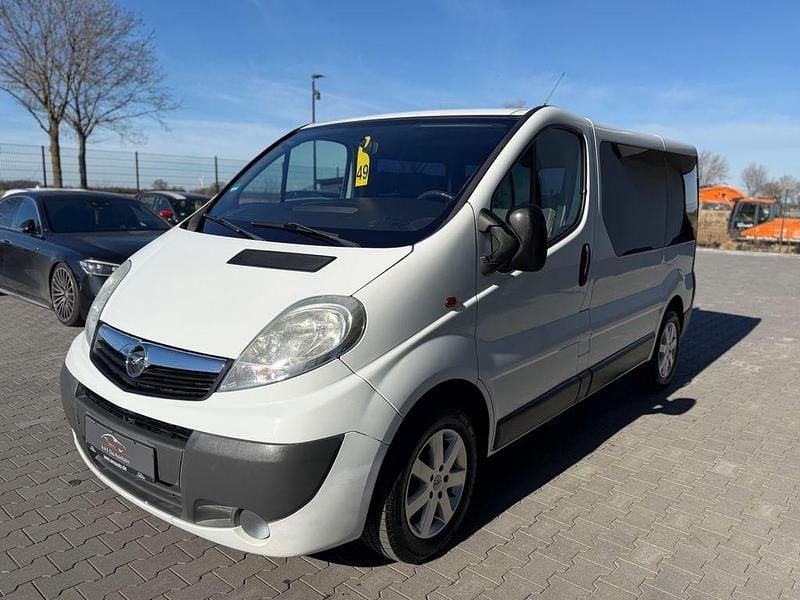 Gebraucht Opel Vivaro 145 PS (106 kW) 2010 Weiß Van / Kleinbus