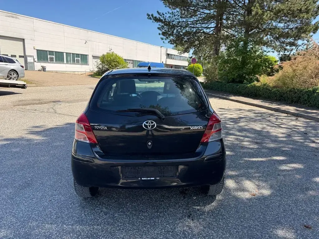 Gebraucht Toyota Yaris Cool 69 PS (50 kW) 2010 Schwarz Kleinwagen