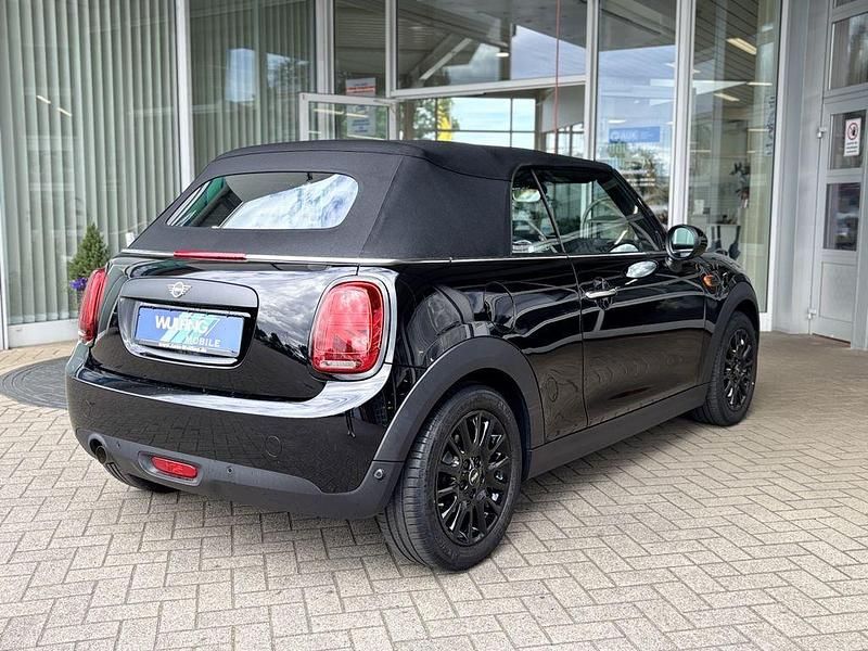 Gebraucht Mini One Cabriolet Pepper 102 PS (75 kW) 2019 Schwarz Cabrio