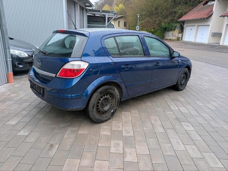 Gebraucht Opel Astra 105 PS (77 kW) 2004 Blau Limousine