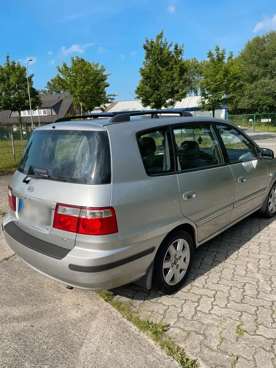 Gebraucht Kia Carens 128 PS (94 kW) 2003 Grau Van / Kleinbus