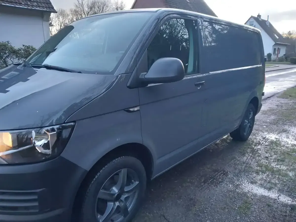 Gebraucht VW T6 Comfortline 150 PS (110 kW) 2016 Grau Van