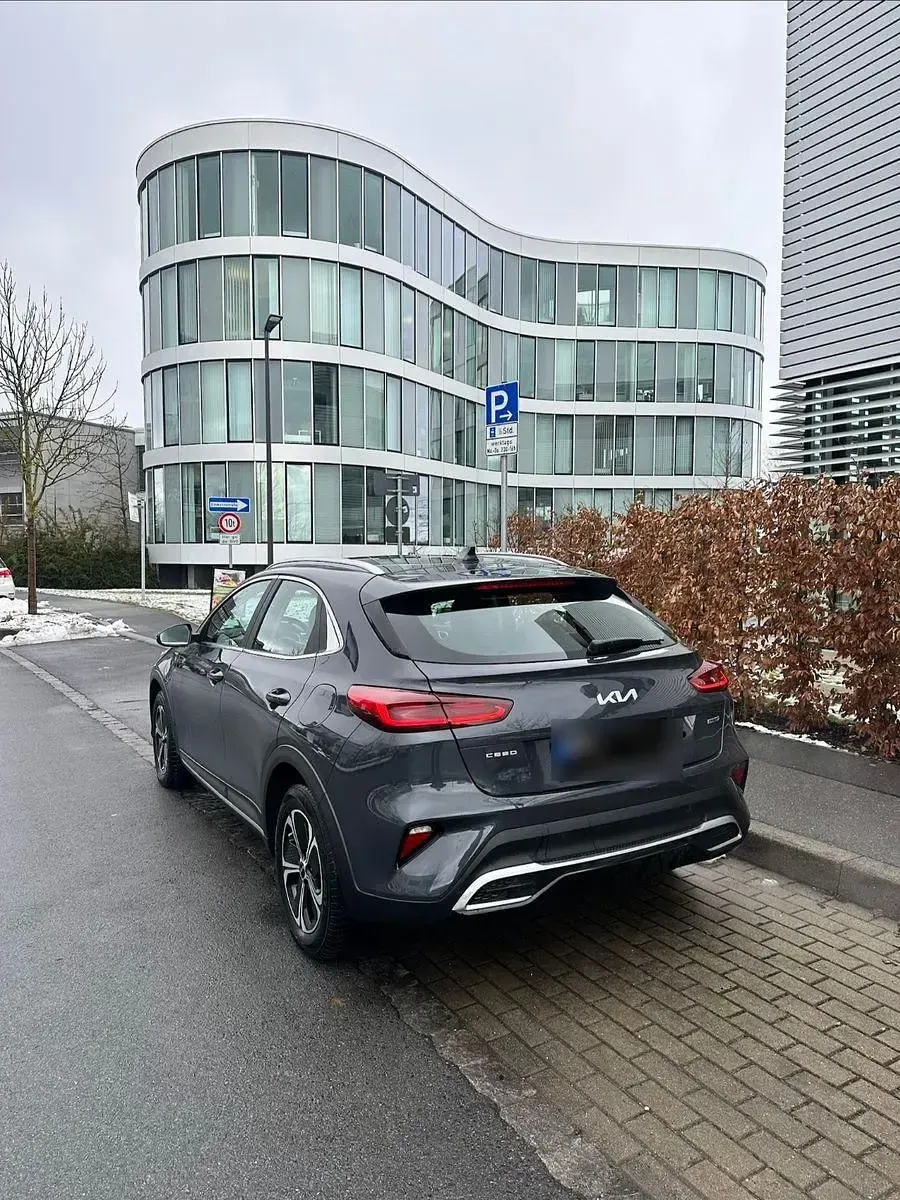 Używany Kia XCeed Vision 141 KM (103 kW) 2022 Szary SUV