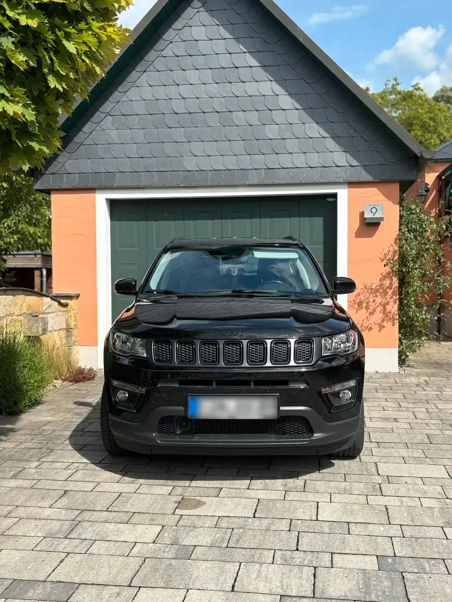 Gebraucht Jeep Compass Night Eagle 140 PS (102 kW) 2019 Schwarz SUV