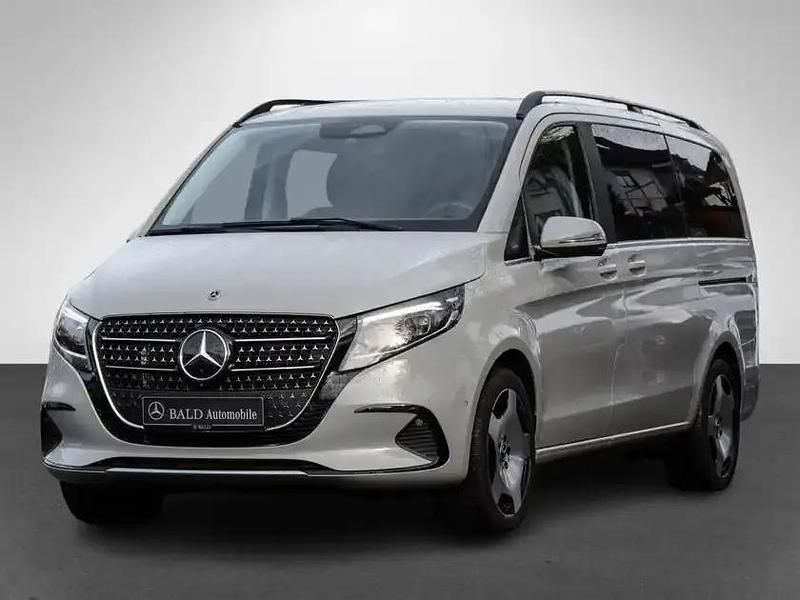 Gebraucht Mercedes V300 Avantgarde 237 PS (174 kW) 2024 Alpingrau Van / Kleinbus