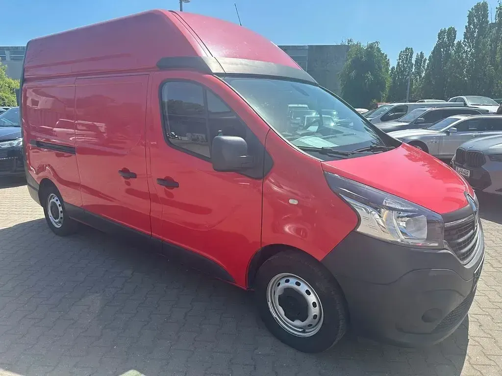 Gebraucht Renault Trafic Komfort 145 PS (106 kW) 2021 Rot Van / Kleinbus