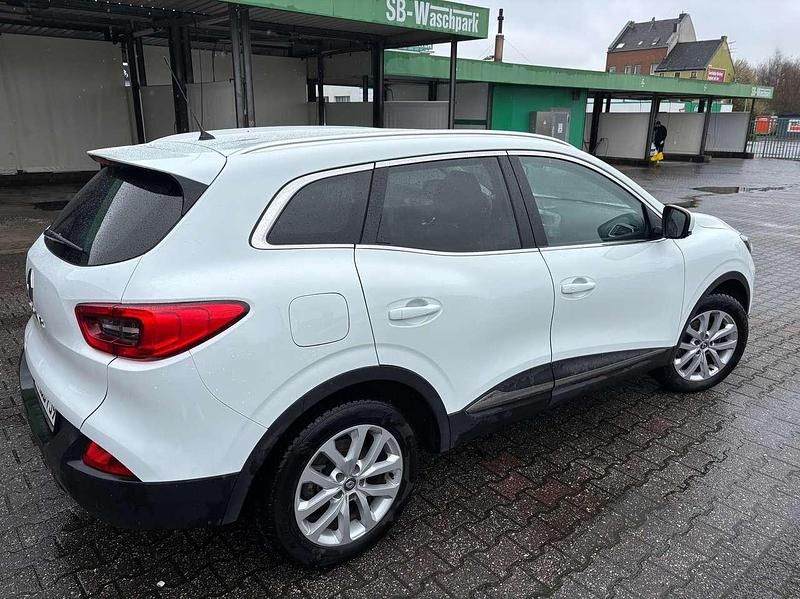 Gebraucht Renault Kadjar Experience 131 PS (96 kW) 2015 Weiß SUV