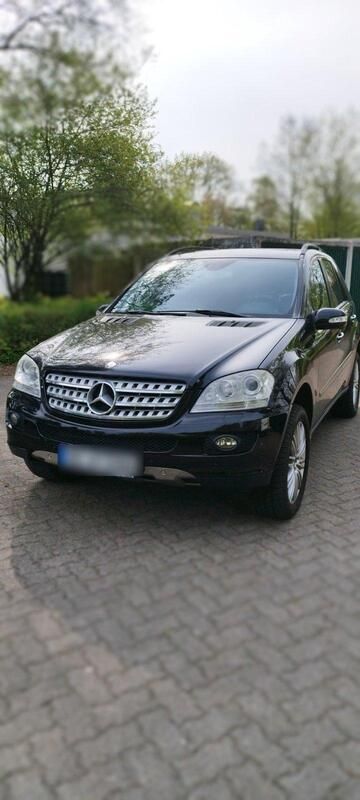 Schwarz Gebraucht 2005 Mercedes ML350 SUV | 6.950 € (Fairer Preis) - Bild 1/4