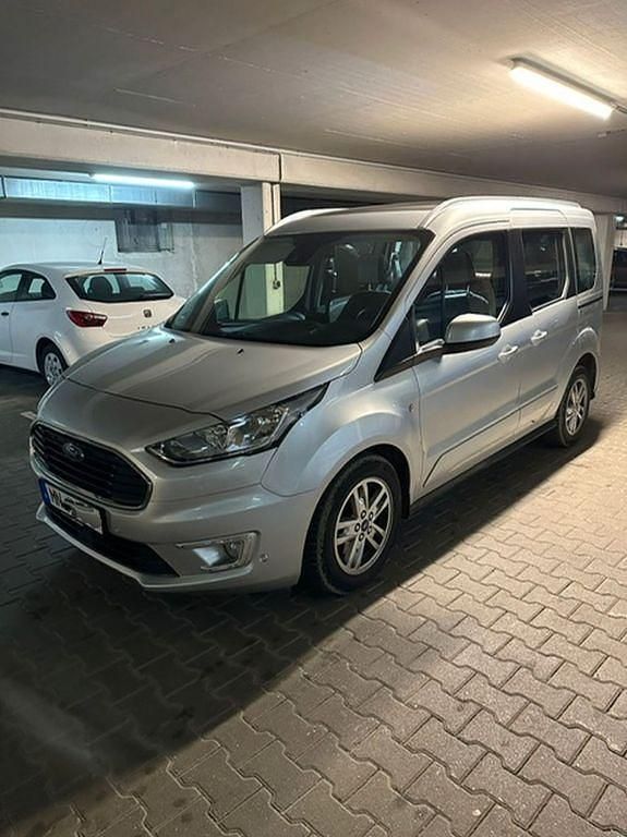 Silber Gebraucht 2020 Ford Tourneo Titanium Van / Kleinbus | 9.900 € - Bild 1/4