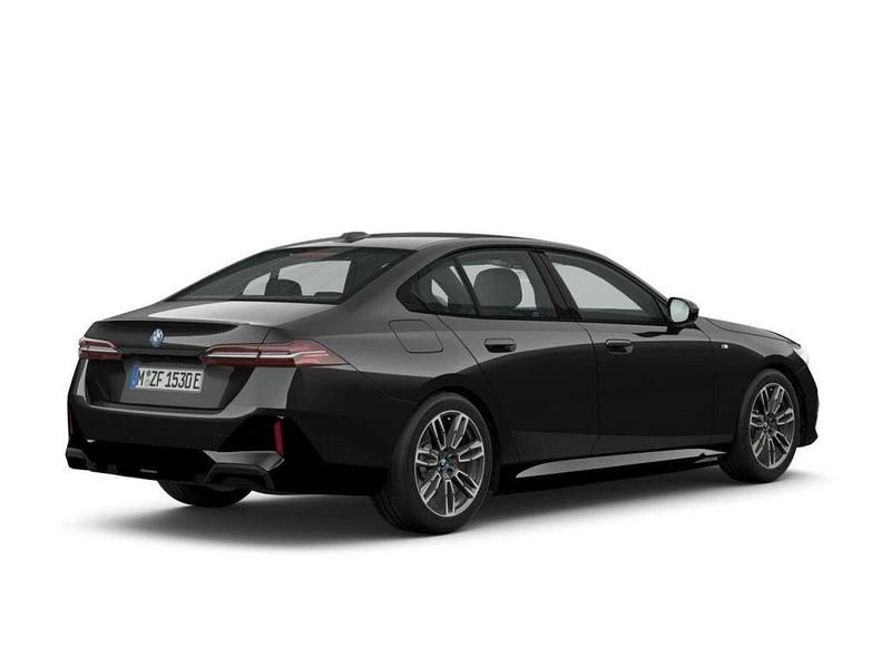 Gebraucht BMW 530e M Sport 299 PS (219 kW) 2024 Schwarz Limousine