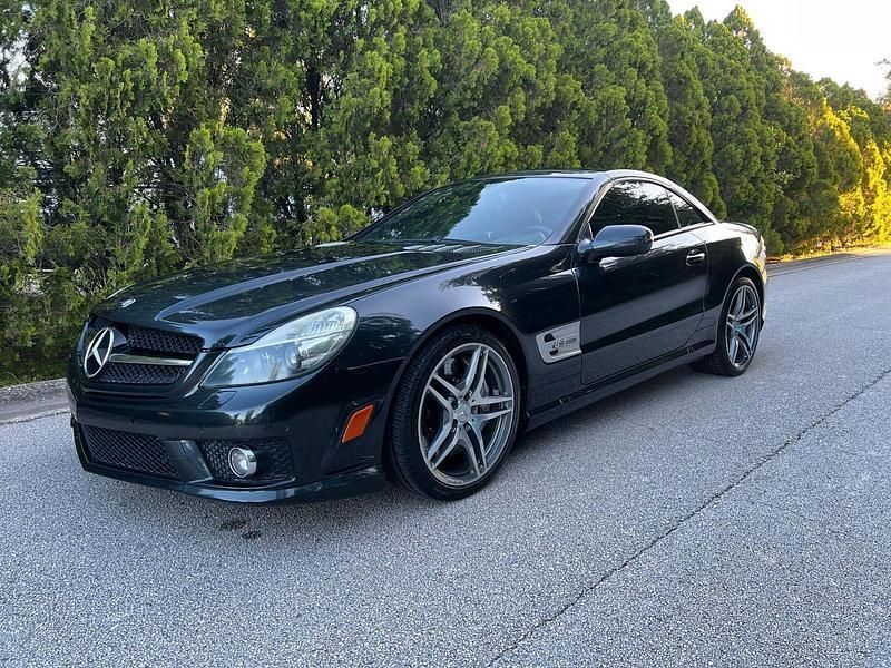 Grau Gebraucht 2011 Mercedes SL63 AMG AMG Cabrio | 39.900 € - Bild 1/4