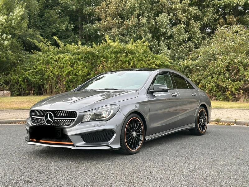 Grau Gebraucht 2016 Mercedes CLA200 AMG Coupé | 19.950 € (Fairer Preis) - Bild 1/4