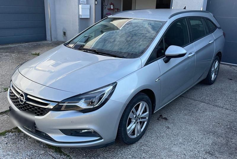 Silber Gebraucht 2018 Opel Astra Business Kombi | 5.900 € (Superpreis) - Bild 1/4