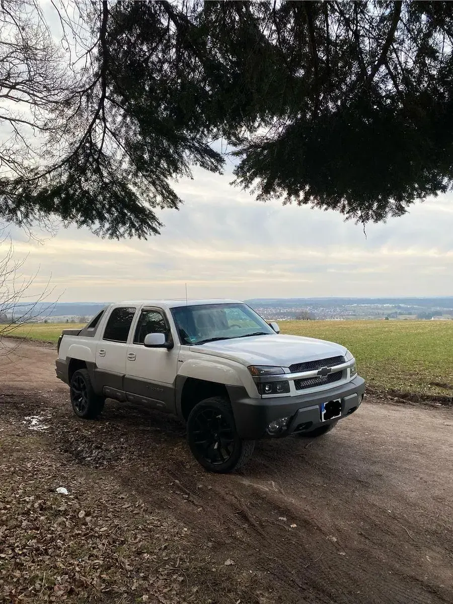 Gebraucht Chevrolet Avalanche 275 PS (202 kW) 2002 Weiß Pickup