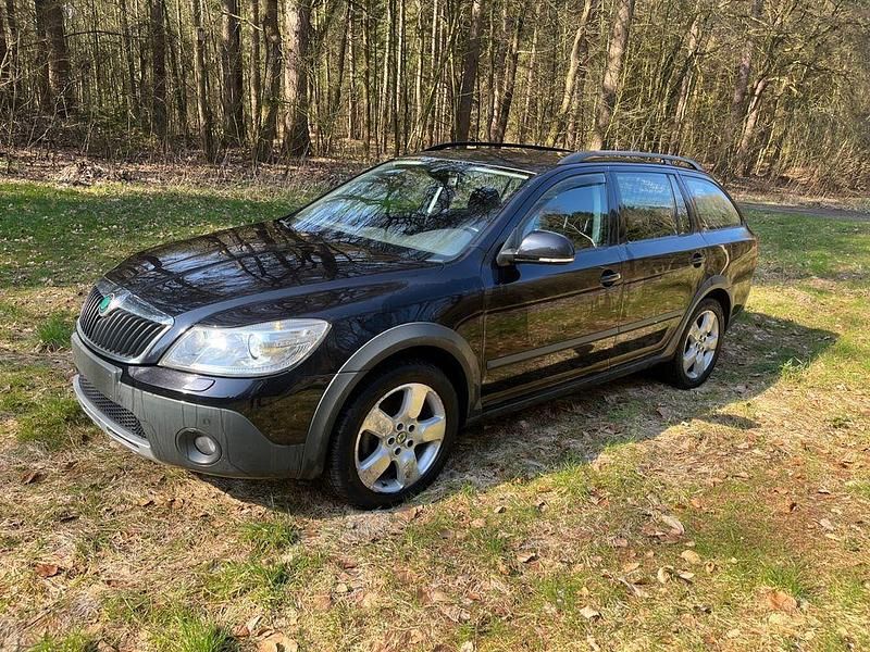 Gebraucht Skoda Octavia 140 PS (102 kW) 2013 Schwarz Kombi