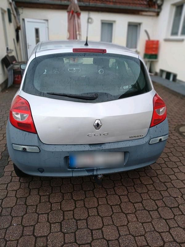 Gebraucht Renault Clio III 75 PS (55 kW) 2006 Grau Kleinwagen