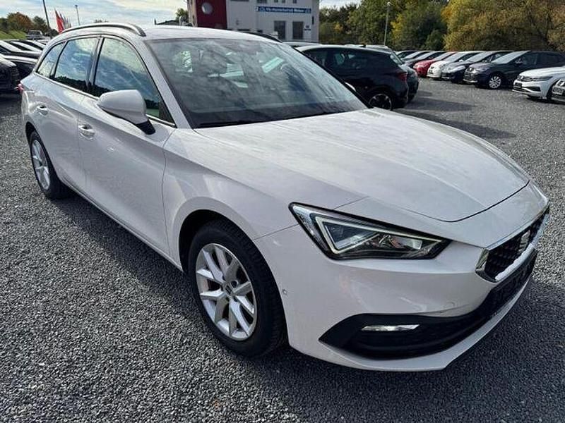 Weiß Gebraucht 2022 Seat Leon Style Kombi | 15.760 € (Superpreis) - Bild 1/4