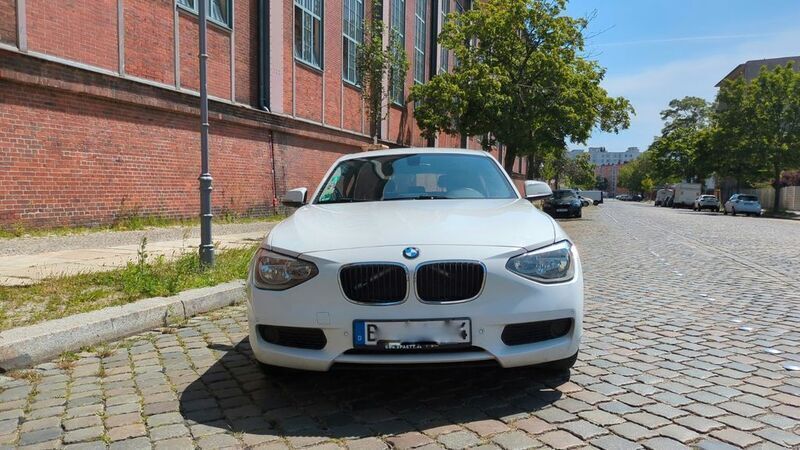 Weiß Gebraucht 2014 BMW 116 Kleinwagen | 7.800 € (Fairer Preis) - Bild 1/4