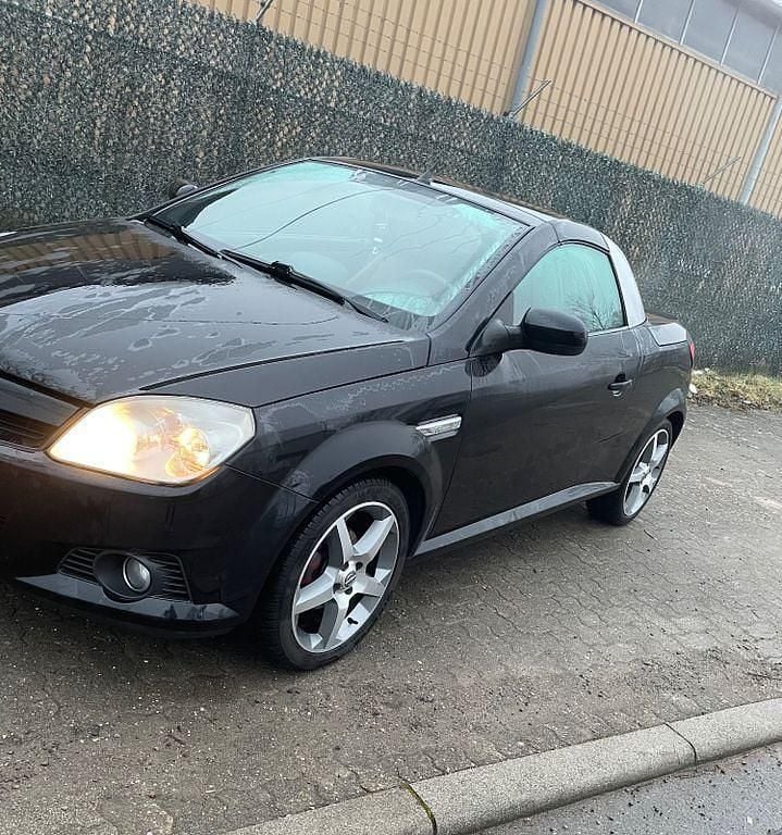 Schwarz Gebraucht 2007 Opel Tigra Cabrio | 2.500 € (Fairer Preis) - Bild 1/4
