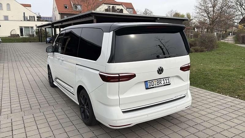 Second-hand VW Multivan Edition 150 CP (110 kW) 2024 Alb Monovolum