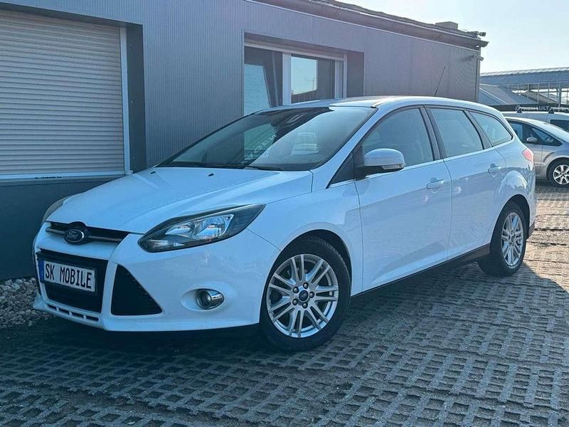 Usata Ford Focus Titanium 95 CV (69 kW) 2012 Bianco Station wagon