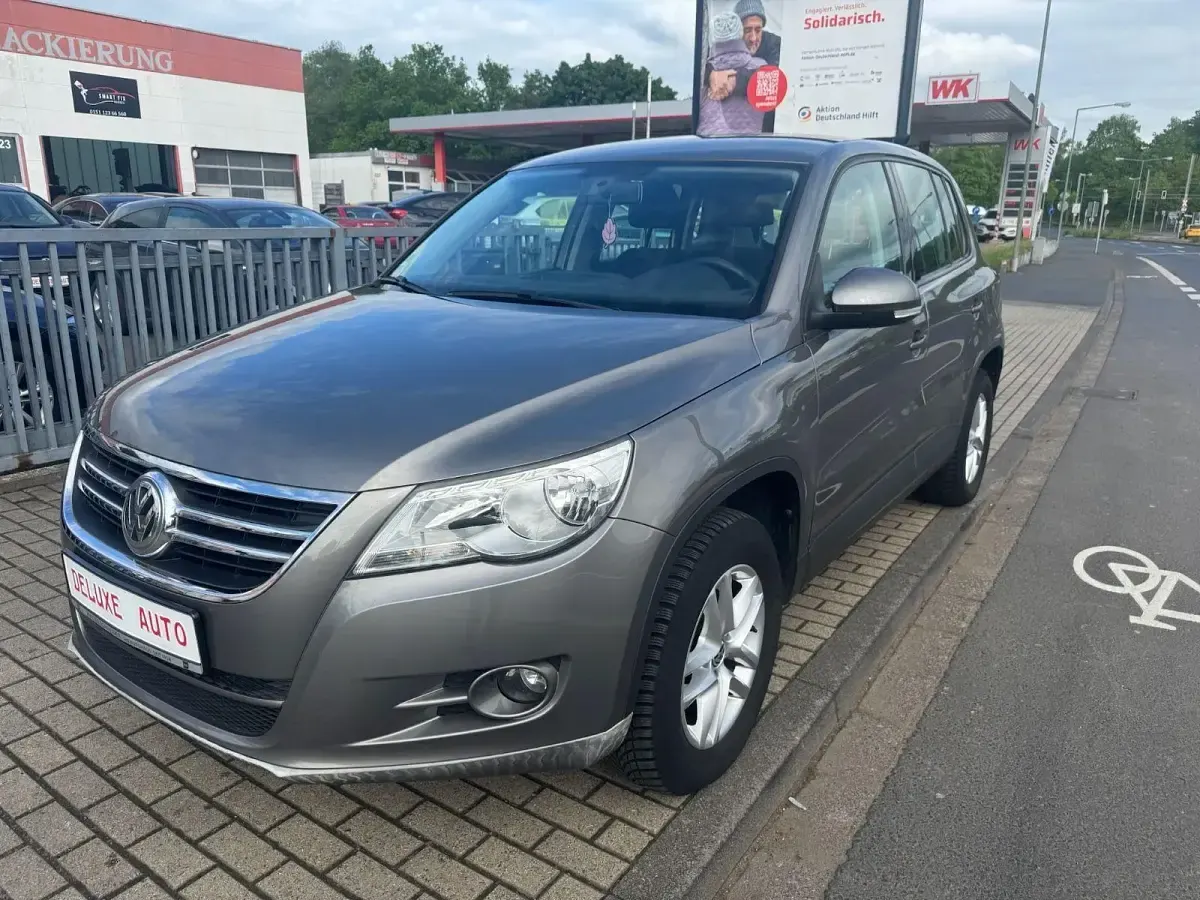 Gebraucht VW Tiguan Trendline 170 PS (125 kW) 2010 Grau SUV