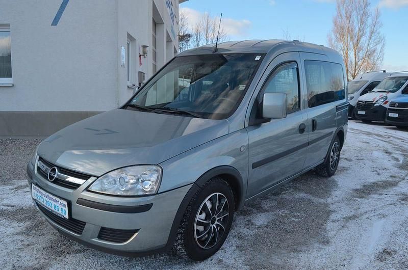 Gebraucht Opel Combo 90 PS (66 kW) 2010 Grau Limousine