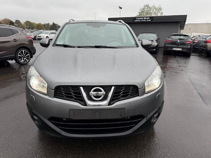 Grau Gebraucht 2011 Nissan Qashqai Tekna SUV | 4.500 € (Fairer Preis) - Bild 1/4