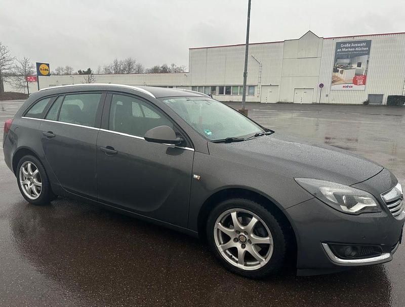 Gebraucht Opel Insignia 130 PS (95 kW) 2014 Grau Kombi
