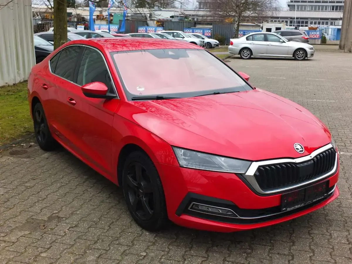 Gebraucht Skoda Octavia Style 116 PS (85 kW) 2021 Rot Limousine