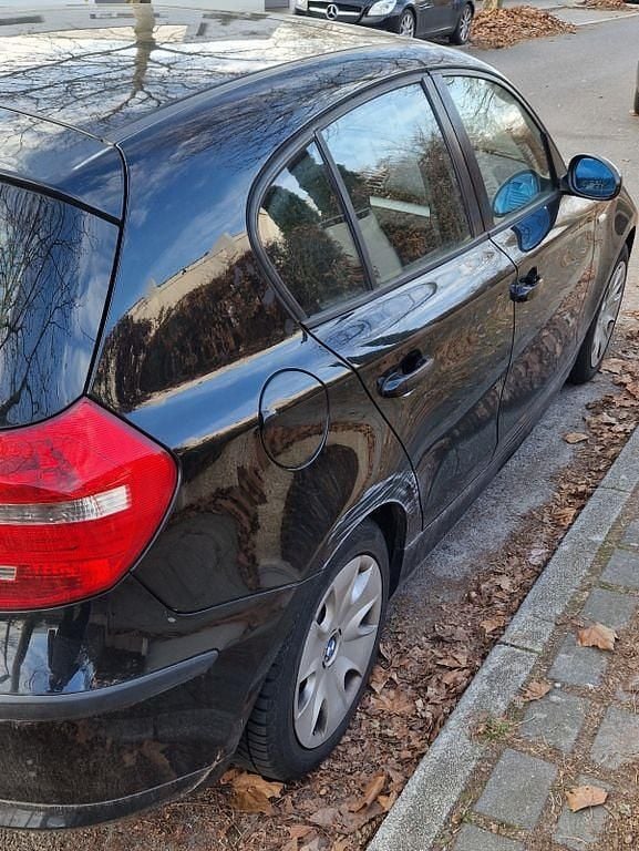 Gebraucht BMW 116 122 PS (89 kW) 2008 Schwarz Kleinwagen