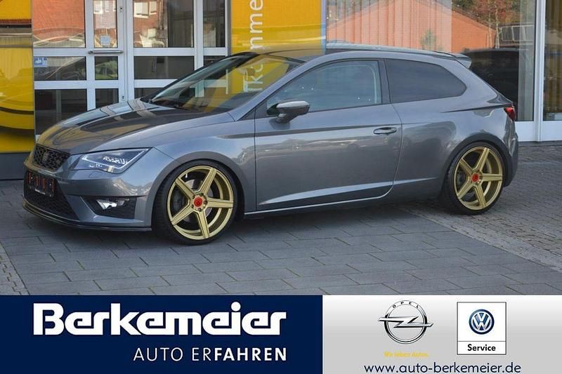 Grau Gebraucht 2016 Seat Leon SC FR Kleinwagen | 14.890 € (Teuer) - Bild 1/4