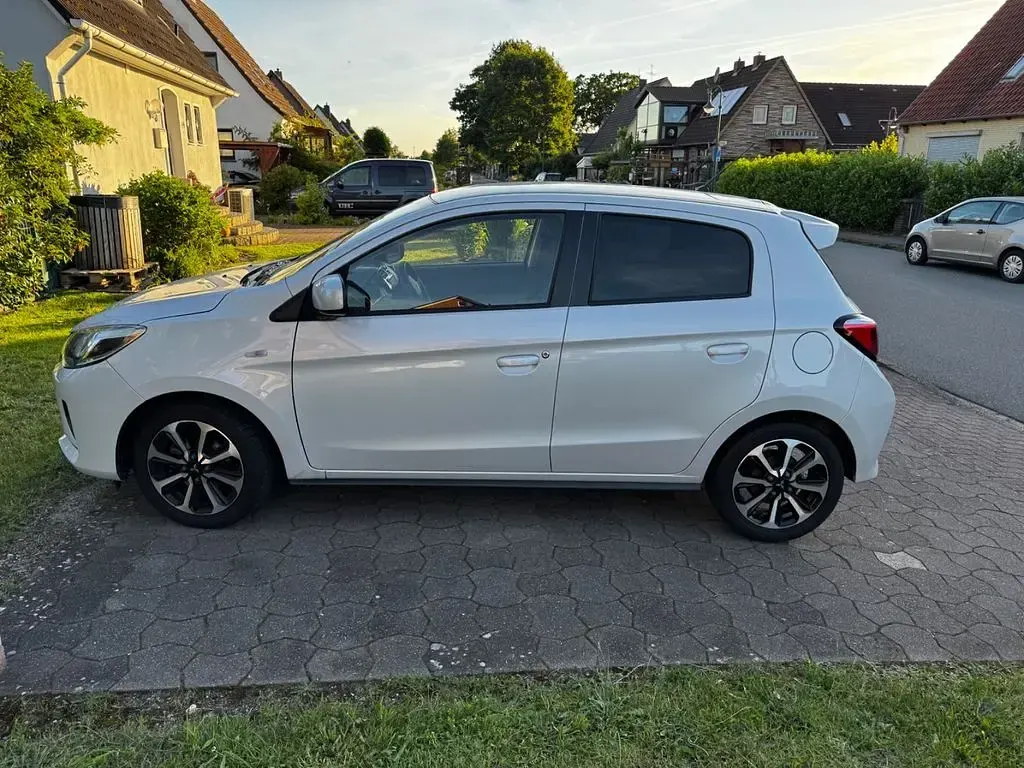 Gebraucht Mitsubishi Space Star Select+ 71 PS (52 kW) 2023 Weiß Kleinwagen