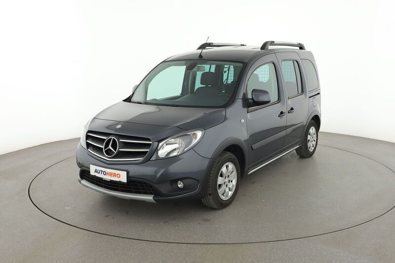 Grau Gebraucht 2018 Mercedes Citan 111 Edition Kombi | 13.720 € (Fairer Preis) - Bild 1/4