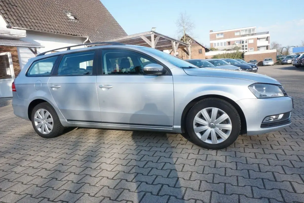 Gebraucht VW Passat Trendline 140 PS (102 kW) 2011 Silber Kombi