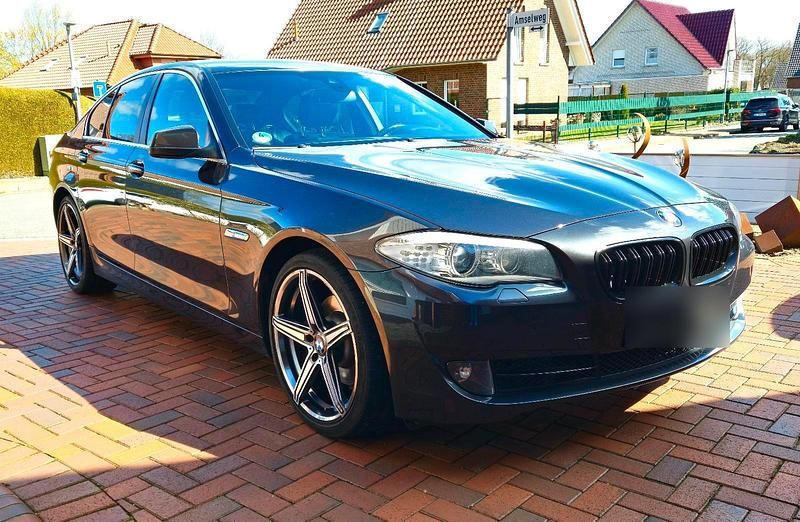 Gebraucht BMW 520 184 PS (135 kW) 2012 Grau Limousine