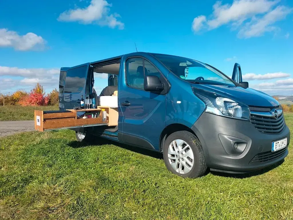Gebraucht Opel Vivaro 140 PS (102 kW) 2015 Blau Van / Kleinbus