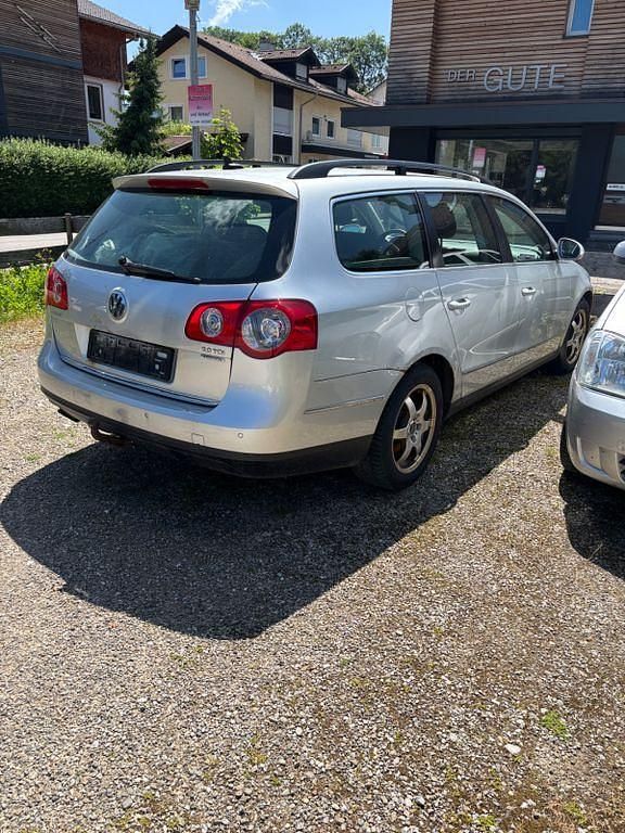 Silber Gebraucht 2007 VW Passat Comfortline Kombi | 890 € (Superpreis) - Bild 1/4