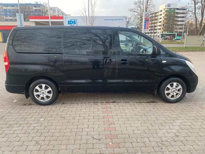 Gebraucht Hyundai H-1 130 PS (95 kW) 2008 Schwarz Van / Kleinbus
