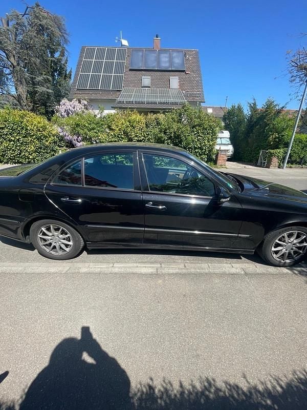 Usata Mercedes E280 190 CV (139 kW) 2008 Nero Berlina