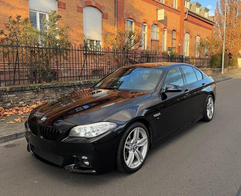 Schwarz Gebraucht 2015 BMW 530 M Sport Limousine | 18.750 € (Guter Preis) - Bild 1/4
