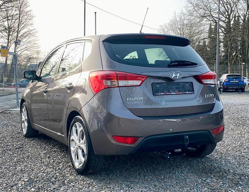 Gebraucht Hyundai ix20 Edition 90 PS (66 kW) 2013 Andere farben Kleinwagen