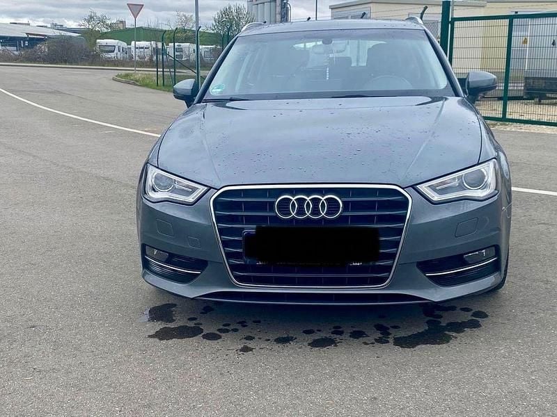 Gebraucht Audi A3 Ambiente 125 PS (91 kW) 2015 Grau Limousine